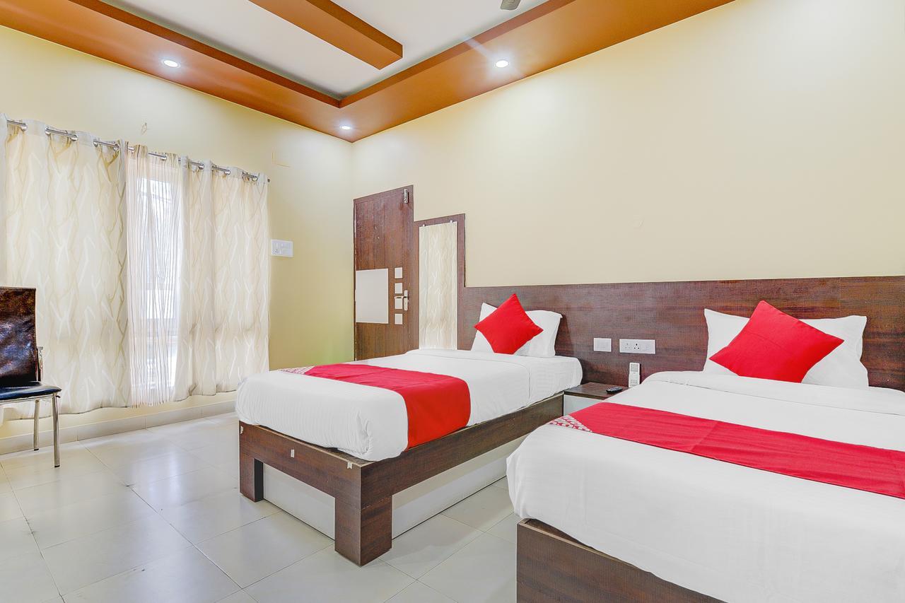 סיליגורי Oyo 13521 Sudhriti Hotel מראה חיצוני תמונה